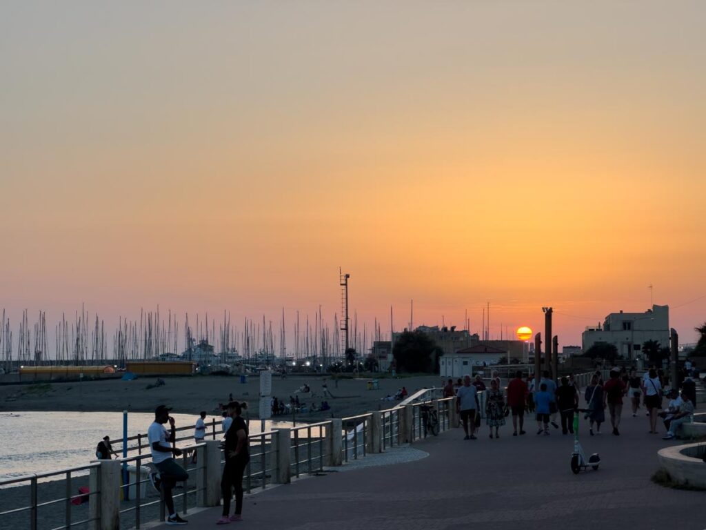 Sonnenuntergang vorm Hotel