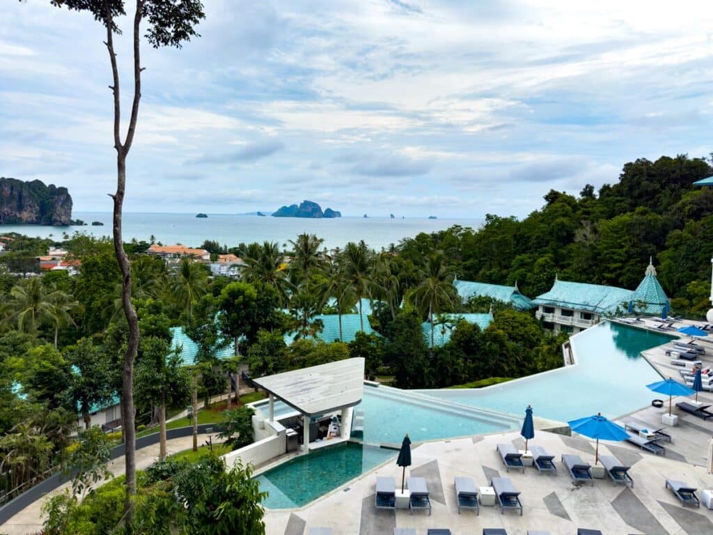 Infinity Pool im Krabi Tipa Resort